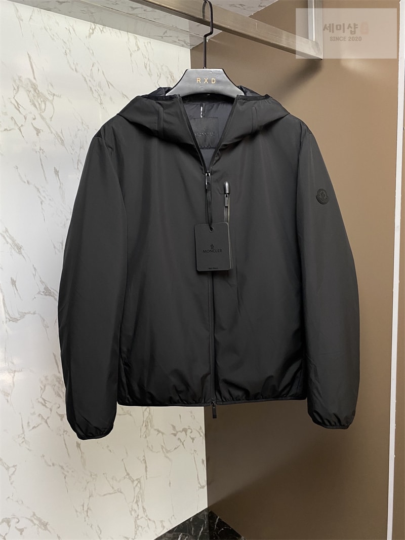 Moncler 몽클레어 Lausfer 라우스퍼 다운 자켓 레플리카 16번 이미지 - 의류 | 세미샵 레플리카 사이트