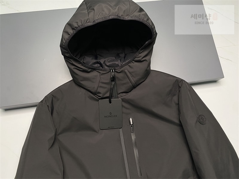 Moncler 몽클레어 Lausfer 라우스퍼 다운 자켓 레플리카 25번 이미지 - 의류 | 세미샵 레플리카 사이트