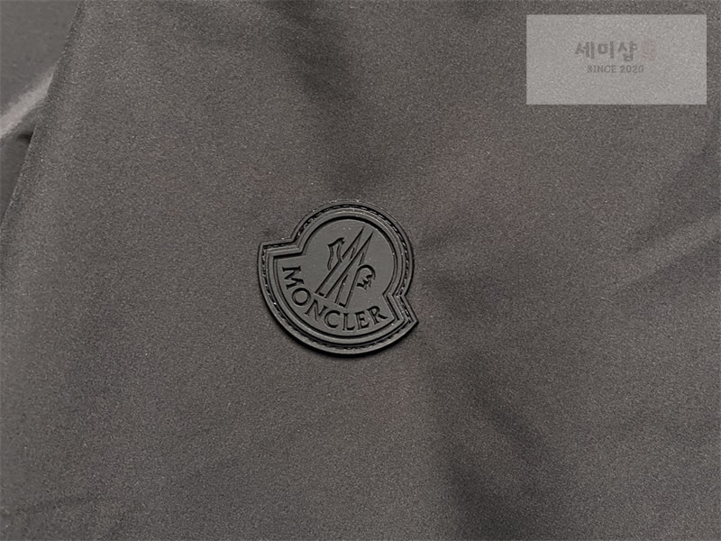 Moncler 몽클레어 Lausfer 라우스퍼 다운 자켓 레플리카 30번 이미지 - 의류 | 세미샵 레플리카 사이트