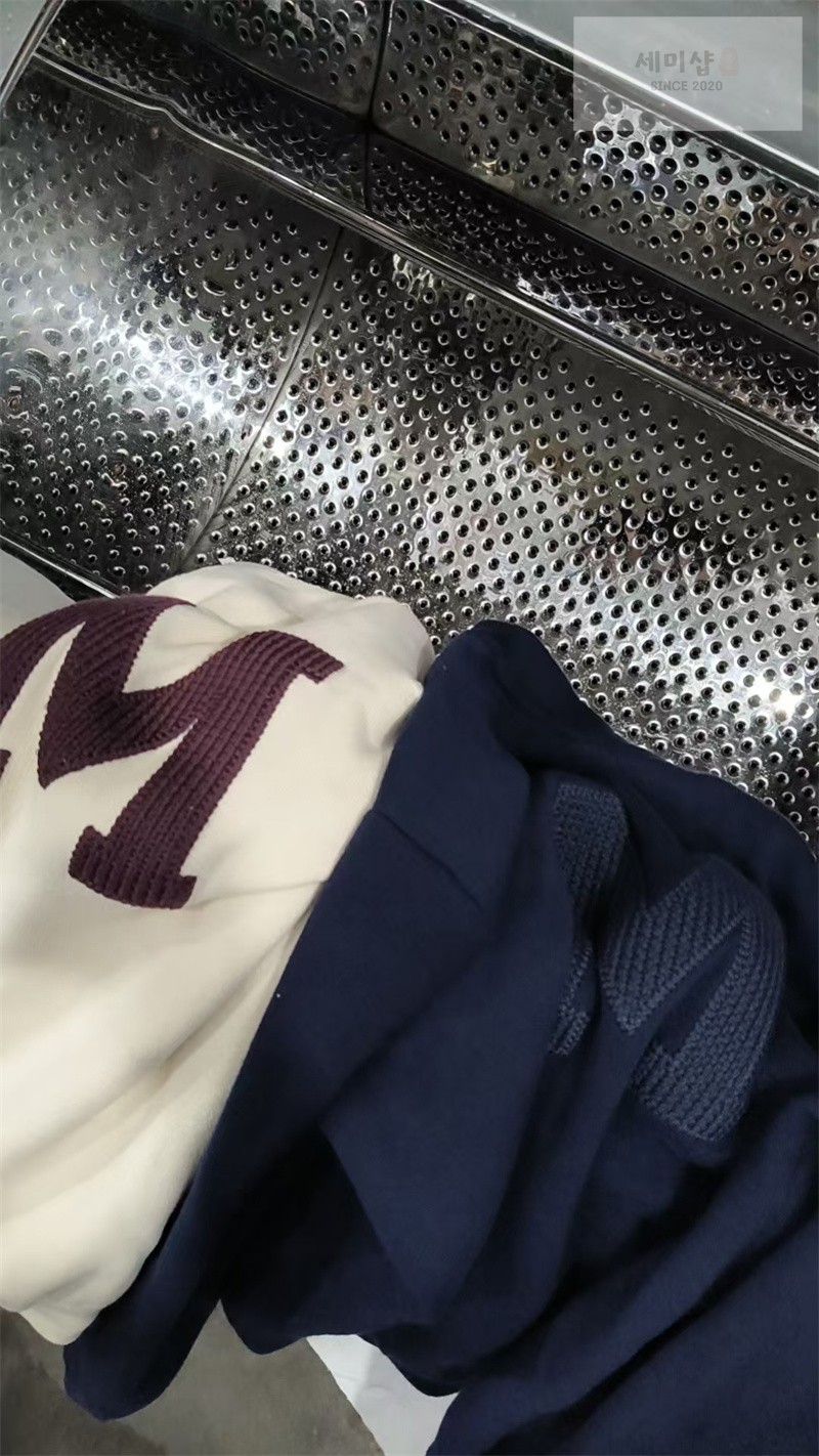 Moncler 몽클레어 M 로고 아플리케 코튼 블렌드 스웨터 네이비 의류 26번 이미지