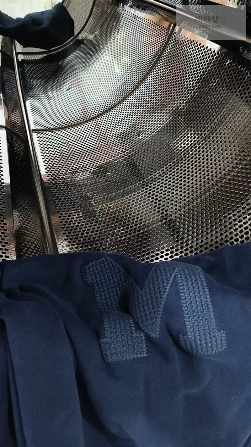 Moncler 몽클레어 M 로고 아플리케 코튼 블렌드 스웨터 네이비 의류 27번 이미지