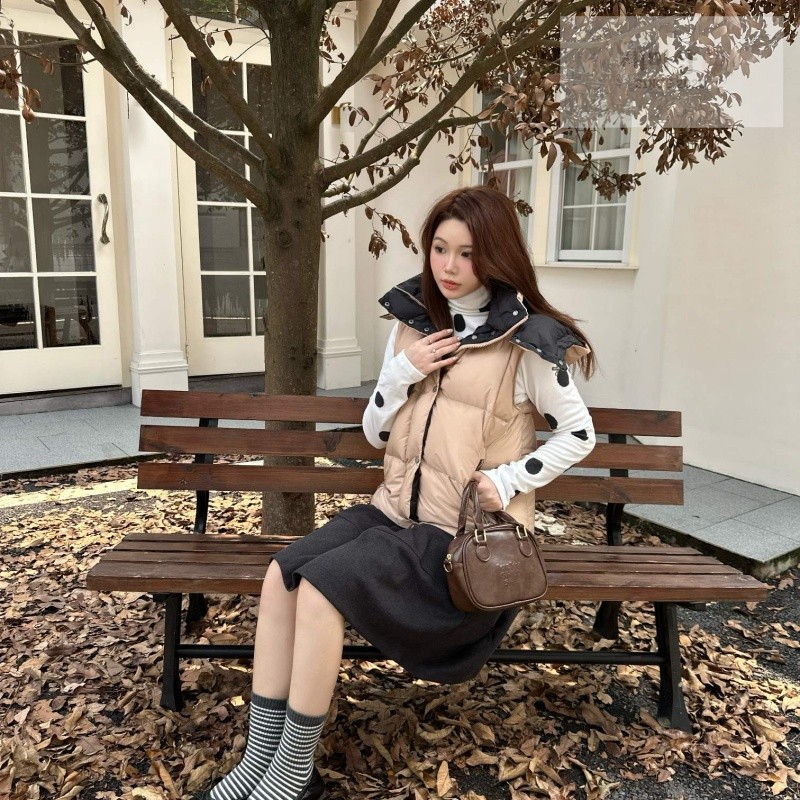 Moncler 몽클레어 Macareux 마카레우 다운 후드 베스트 의류 31번 이미지