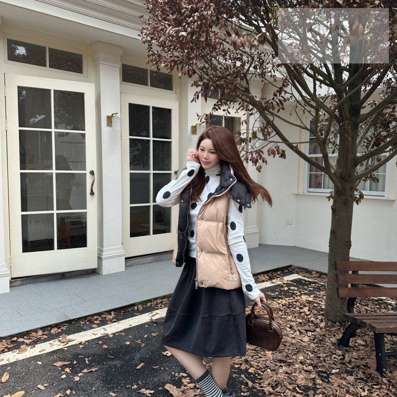 Moncler 몽클레어 Macareux 마카레우 다운 후드 베스트 의류 37번 이미지