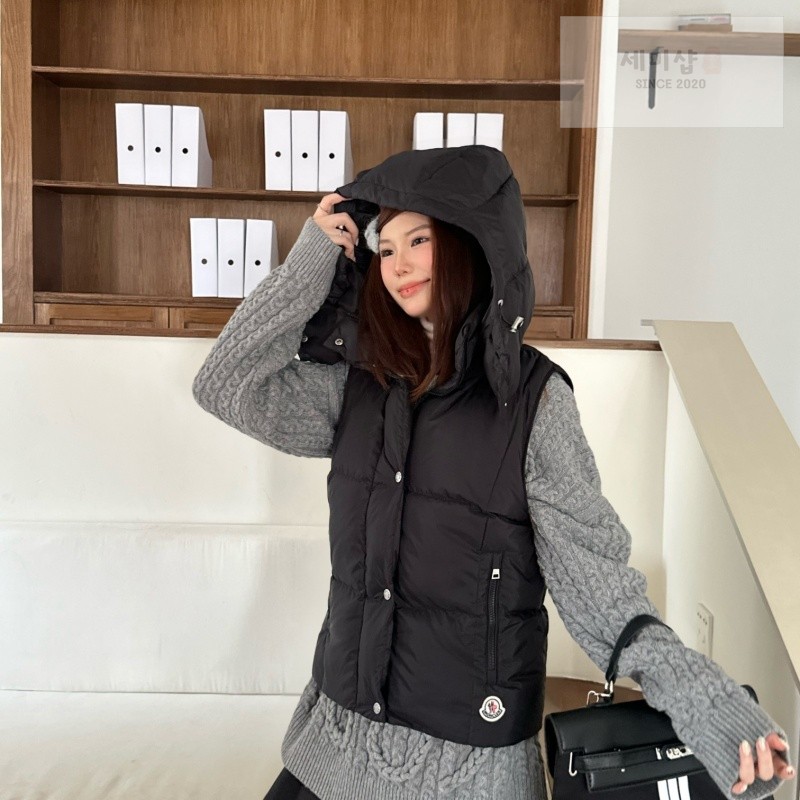 Moncler 몽클레어 Macareux 마카레우 다운 후드 베스트 의류 40번 이미지