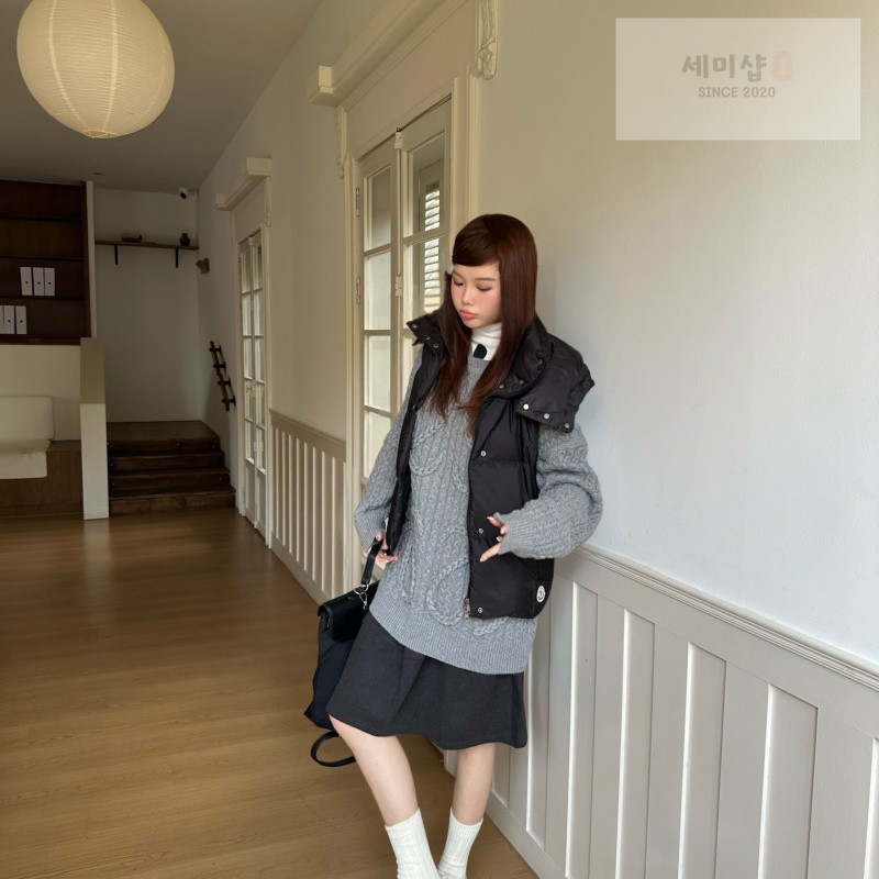 Moncler 몽클레어 Macareux 마카레우 다운 후드 베스트 의류 43번 이미지