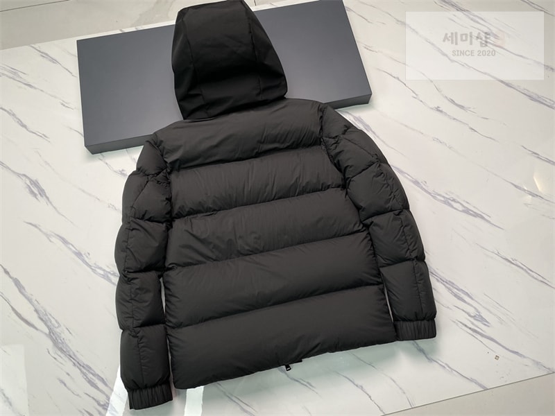 Moncler 몽클레어 Madeira 마데이라 숏 다운 패딩 자켓 블랙 의류 11번 이미지