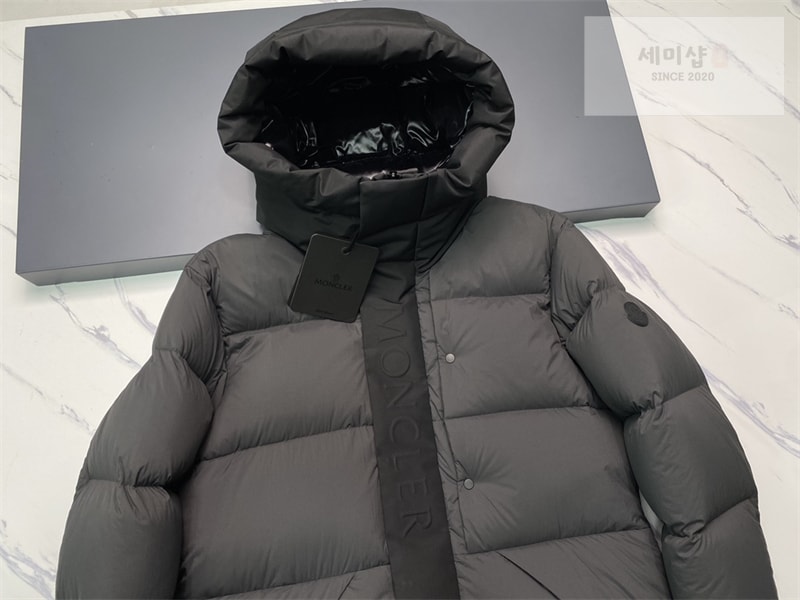 Moncler 몽클레어 Madeira 마데이라 숏 다운 패딩 자켓 블랙 의류 12번 이미지