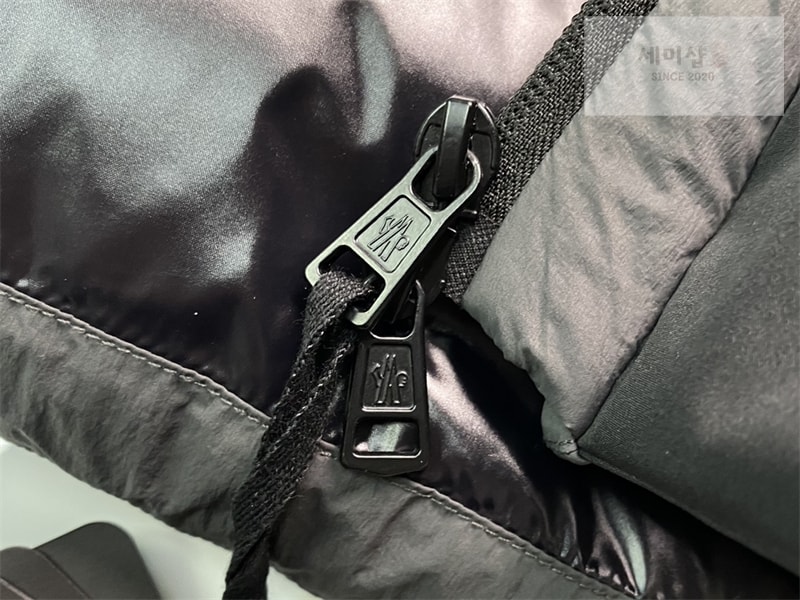 Moncler 몽클레어 Madeira 마데이라 숏 다운 패딩 자켓 블랙 의류 17번 이미지