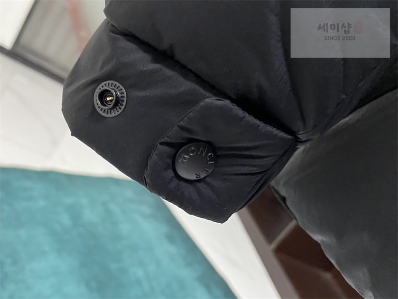 Moncler 몽클레어 Madeira 마데이라 숏 다운 패딩 자켓 블랙 의류 26번 이미지