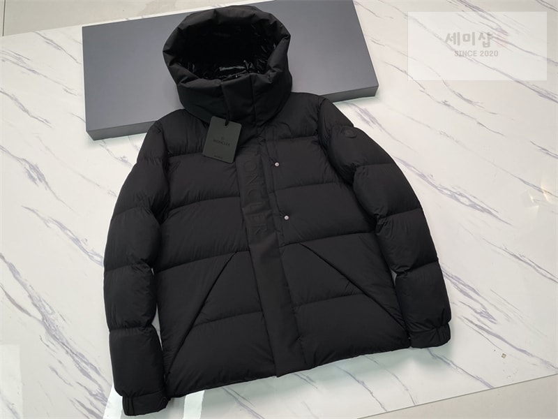 Moncler 몽클레어 Madeira 마데이라 숏 다운 패딩 자켓 블랙 의류 19번 이미지