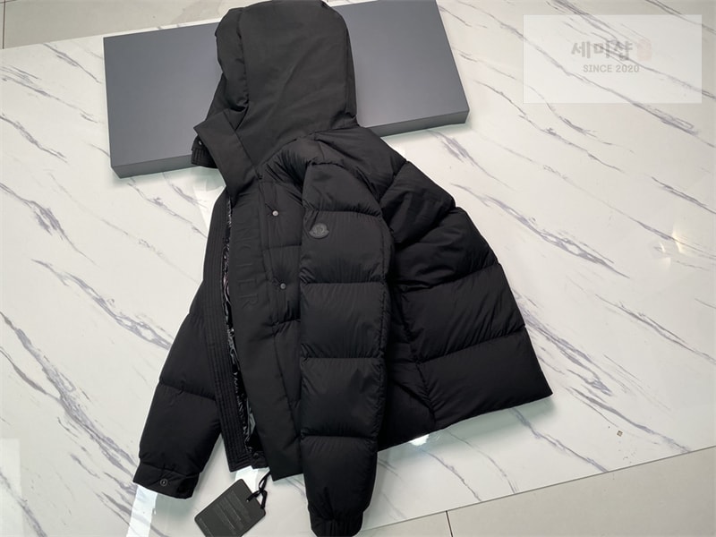 Moncler 몽클레어 Madeira 마데이라 숏 다운 패딩 자켓 블랙 의류 20번 이미지