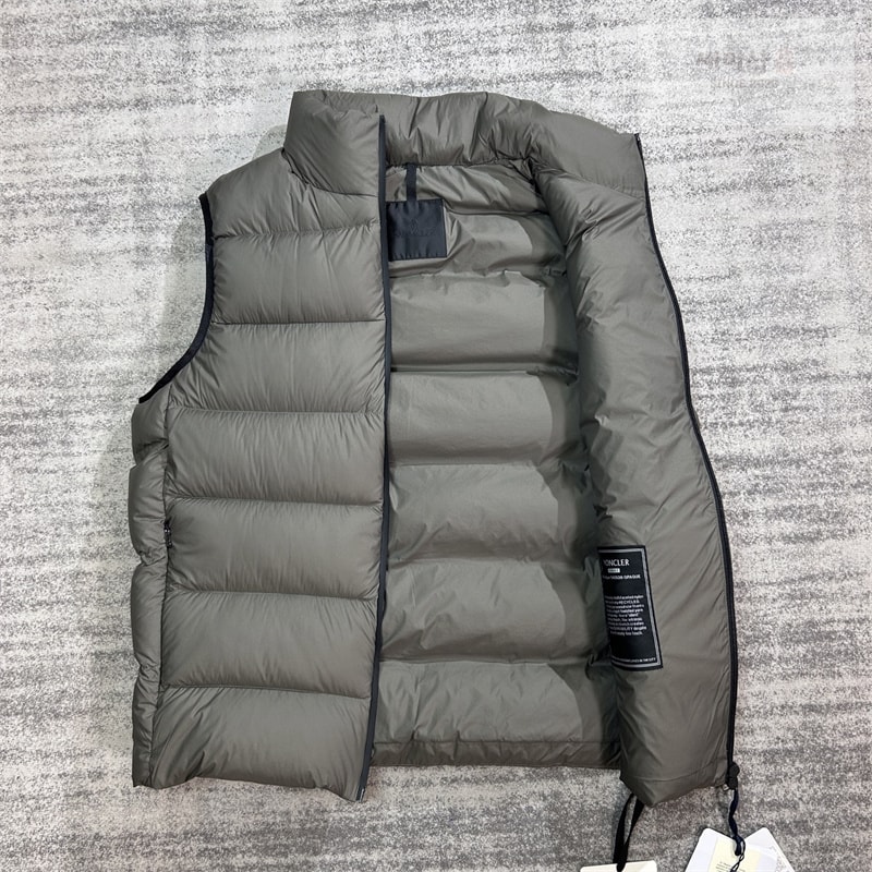 Moncler 몽클레어 Matt 매트 다운 패딩 베스트 조끼 그린 의류 4번 이미지