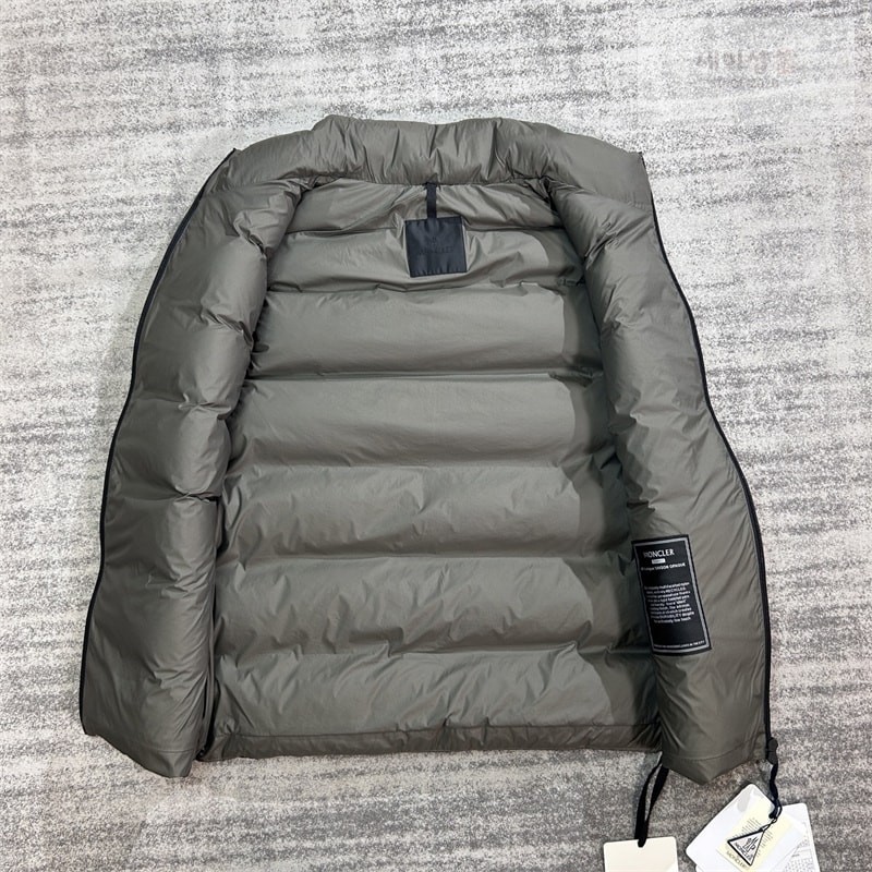 Moncler 몽클레어 Matt 매트 다운 패딩 베스트 조끼 그린 의류 27번 이미지