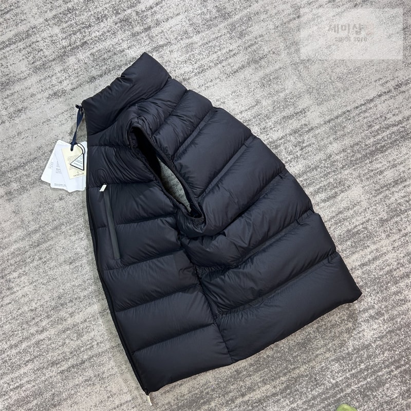 Moncler 몽클레어 Matt 매트 다운 패딩 베스트 조끼 그린 의류 13번 이미지