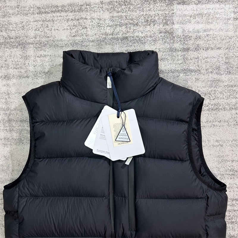 Moncler 몽클레어 Matt 매트 다운 패딩 베스트 조끼 그린 의류 14번 이미지