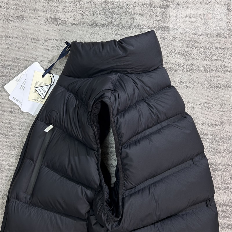 Moncler 몽클레어 Matt 매트 다운 패딩 베스트 조끼 그린 의류 16번 이미지