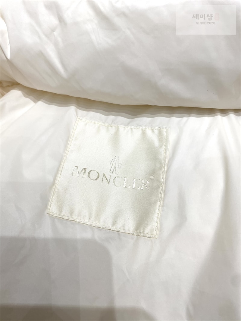 Moncler 몽클레어 Serfanto 세르판토 후드 숏 다운 패딩 자켓 블랙 의류 6번 이미지