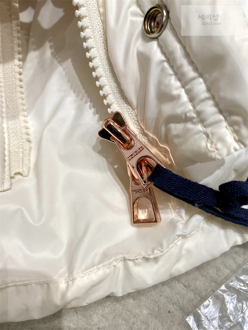 Moncler 몽클레어 Serfanto 세르판토 후드 숏 다운 패딩 자켓 블랙 의류 15번 이미지