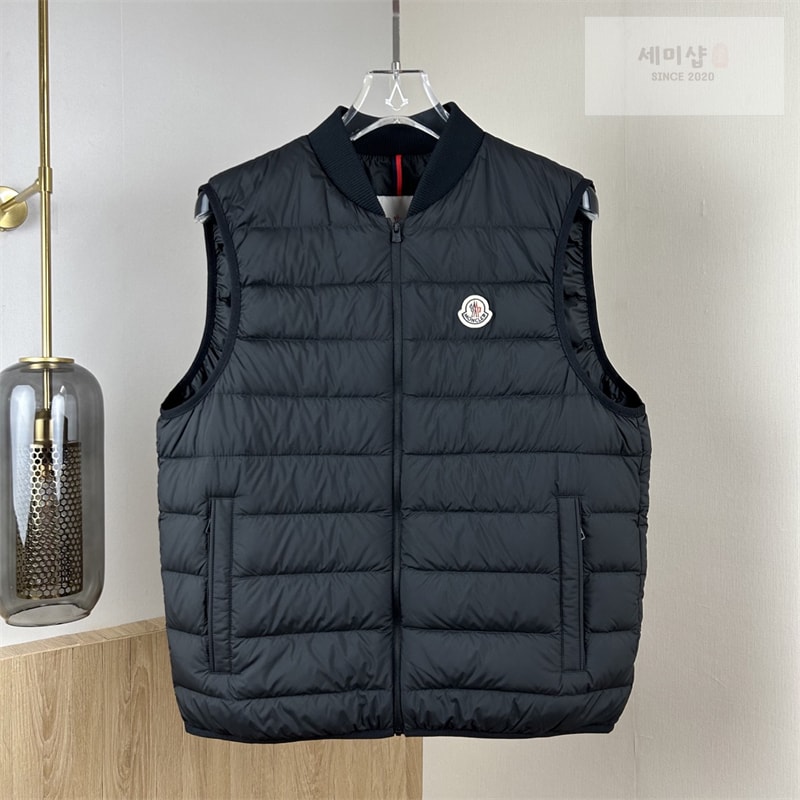 Moncler 몽클레어 Verney 버니 3-in-1 숏 다운 자켓 의류 2번 이미지