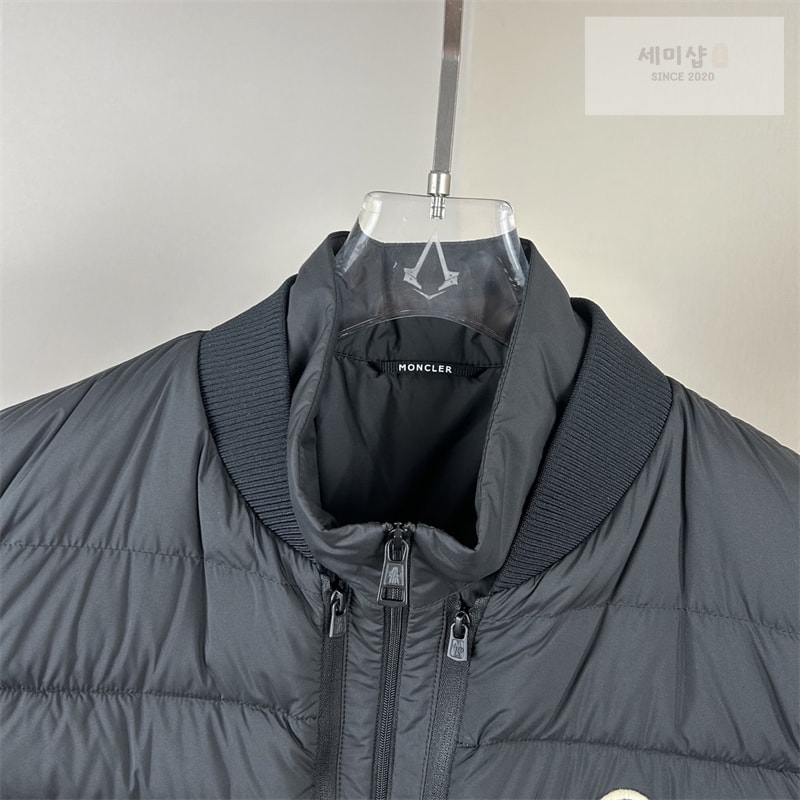 Moncler 몽클레어 Verney 버니 3-in-1 숏 다운 자켓 의류 4번 이미지