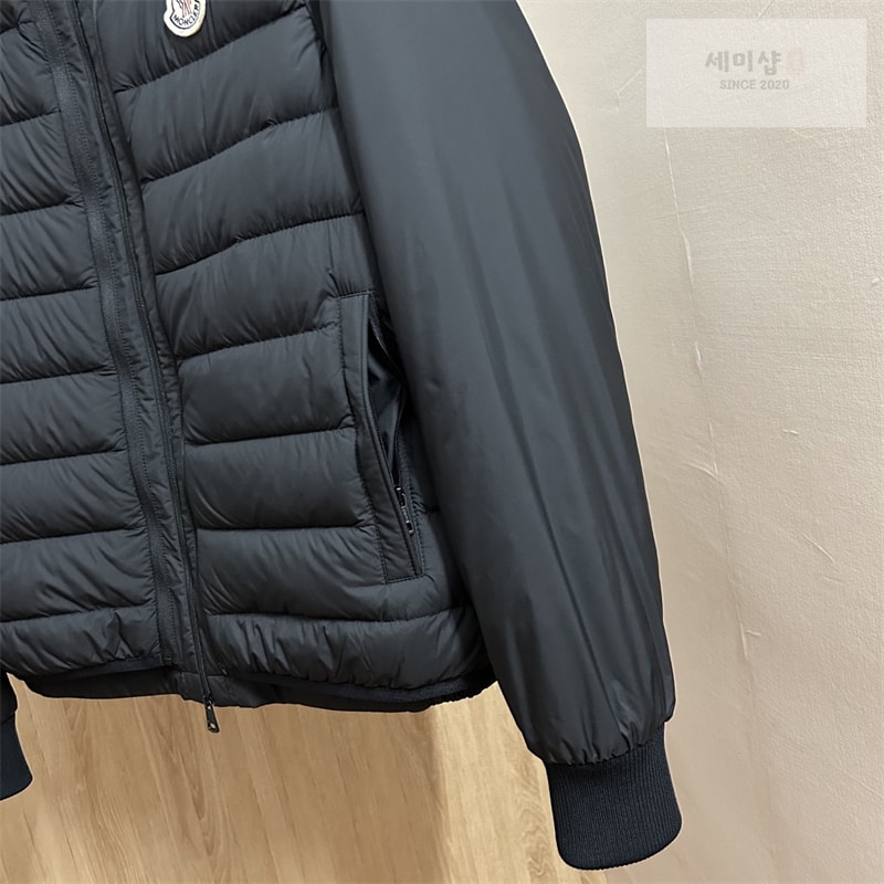 Moncler 몽클레어 Verney 버니 3-in-1 숏 다운 자켓 의류 6번 이미지