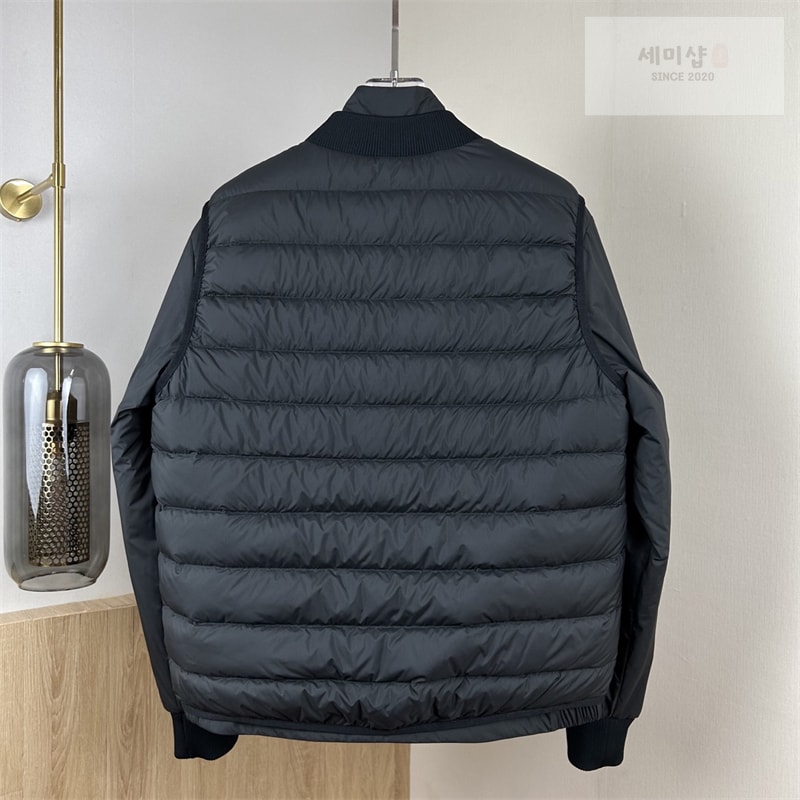 Moncler 몽클레어 Verney 버니 3-in-1 숏 다운 자켓 의류 9번 이미지