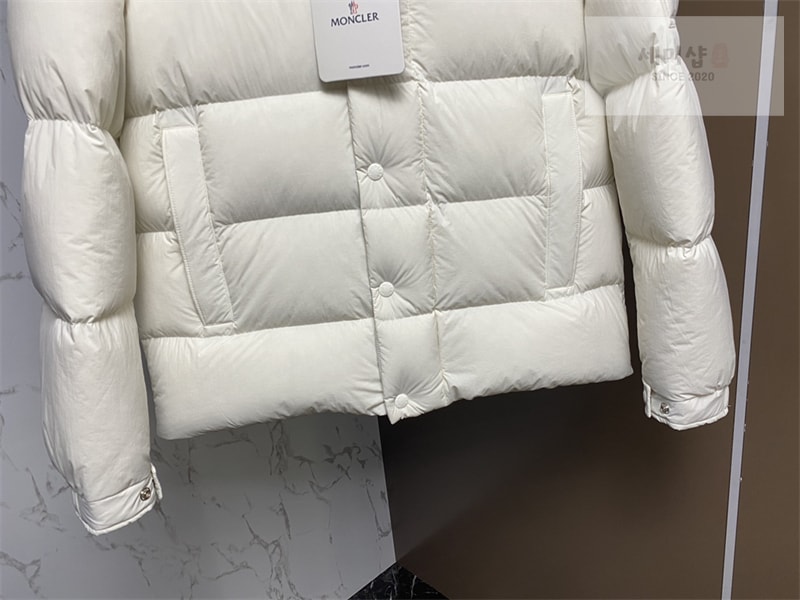 Moncler 몽클레어 Vezere 베제르 다운 패딩 자켓 화이트 의류 7번 이미지