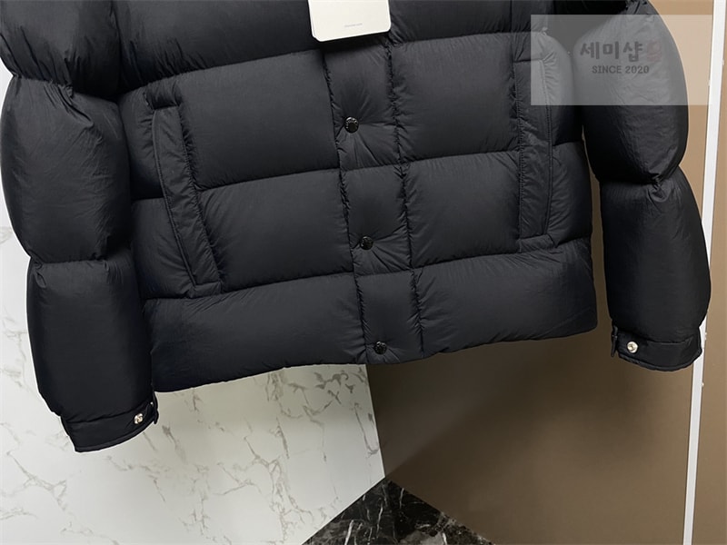 Moncler 몽클레어 Vezere 베제르 다운 패딩 자켓 화이트 의류 30번 이미지