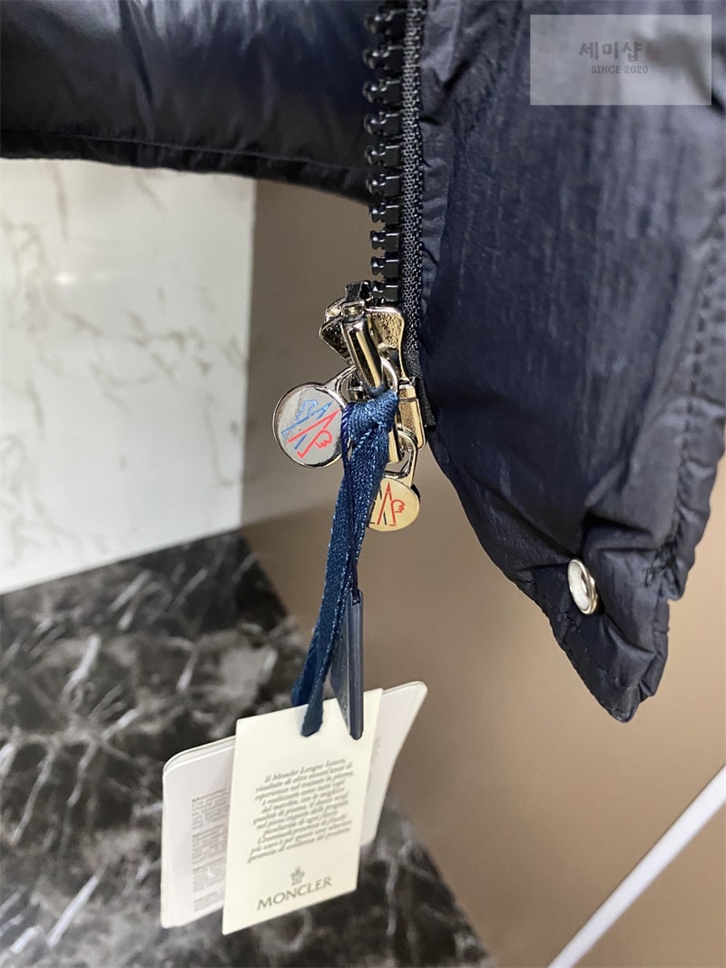 Moncler 몽클레어 Vezere 베제르 다운 패딩 자켓 화이트 의류 19번 이미지
