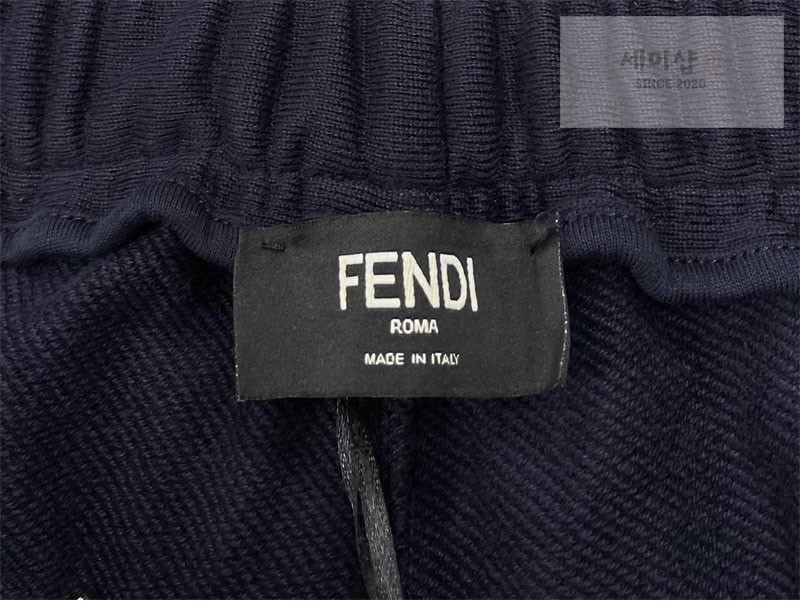 Moncler 펜디 레더 로고 패치 코튼 버뮤다 숏 팬츠 의류 9번 이미지