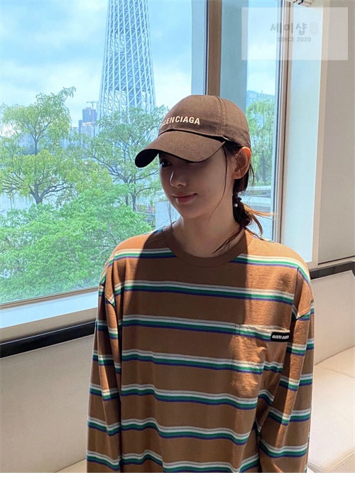 Miu Miu 미우미우 로고라벨 스트라이프 긴팔 티셔츠 3컬러 의류 24번 이미지