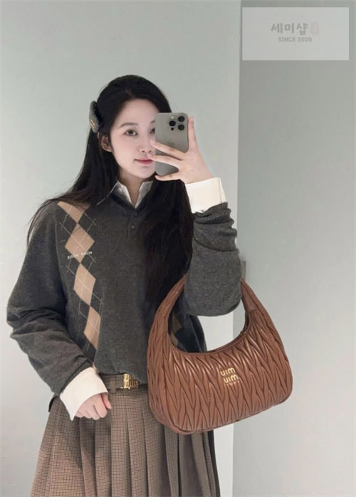 Miu Miu 미우미우 로고 아가일 캐시미어 폴로 셔츠 의류 24번 이미지