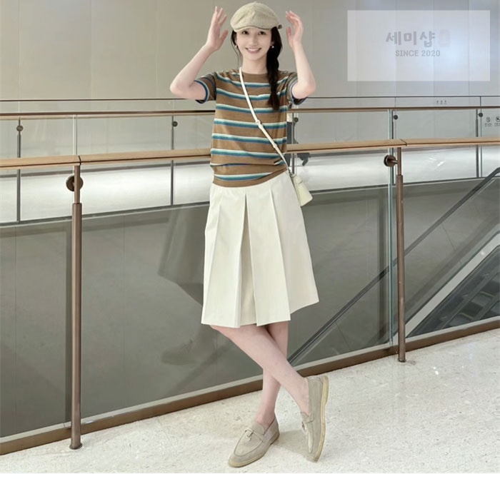 Miu Miu 미우미우 로고 패치 스트라이프 반팔 티셔츠 의류 3번 이미지
