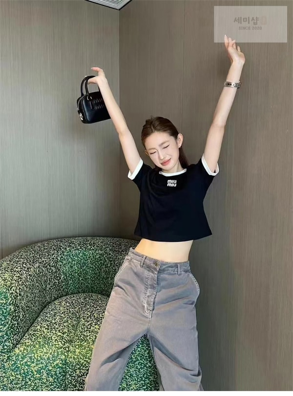 Miu Miu 미우미우 로고 24ss 크루넥 반팔 티셔츠 의류 4번 이미지