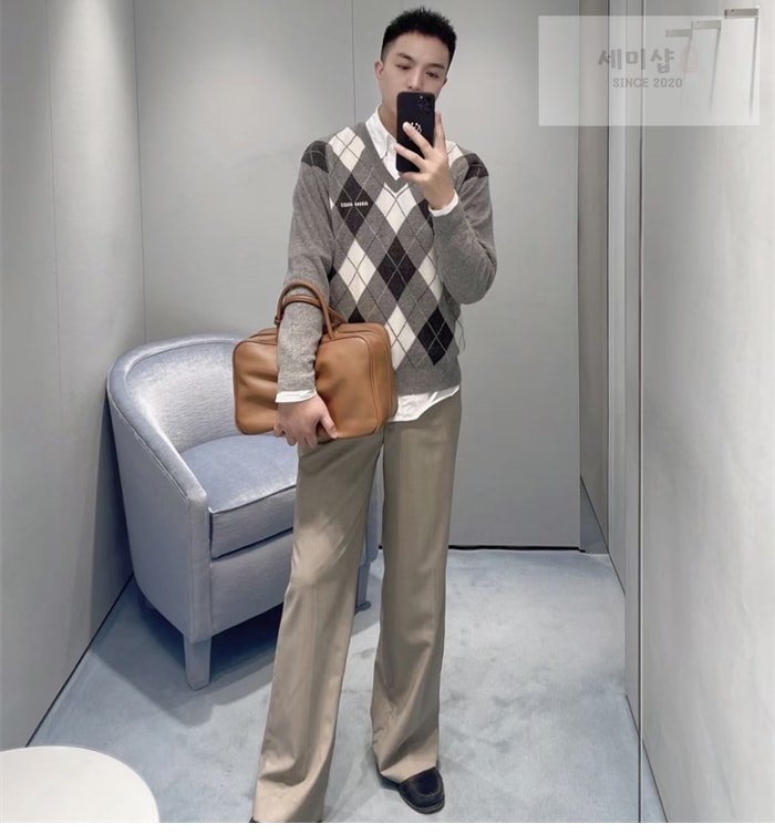 Miu Miu 미우미우 아가일 캐시미어 V넥 니트 스웨터 의류 1번 이미지