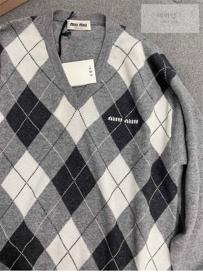 Miu Miu 미우미우 아가일 캐시미어 V넥 니트 스웨터 의류 6번 이미지
