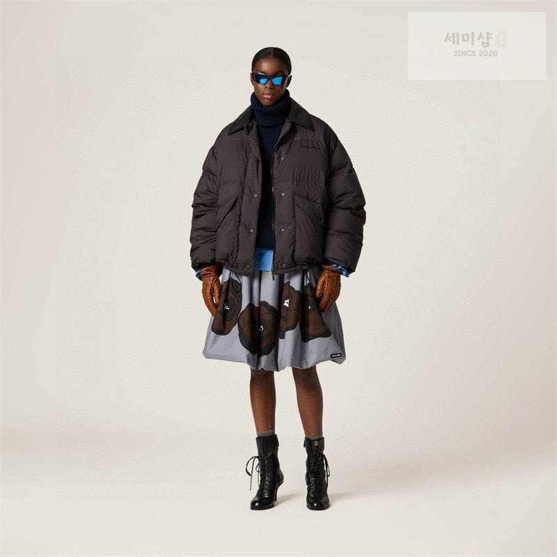 Miu Miu 미우미우 24FW 로고 숏 다운 자켓 의류 3번 이미지