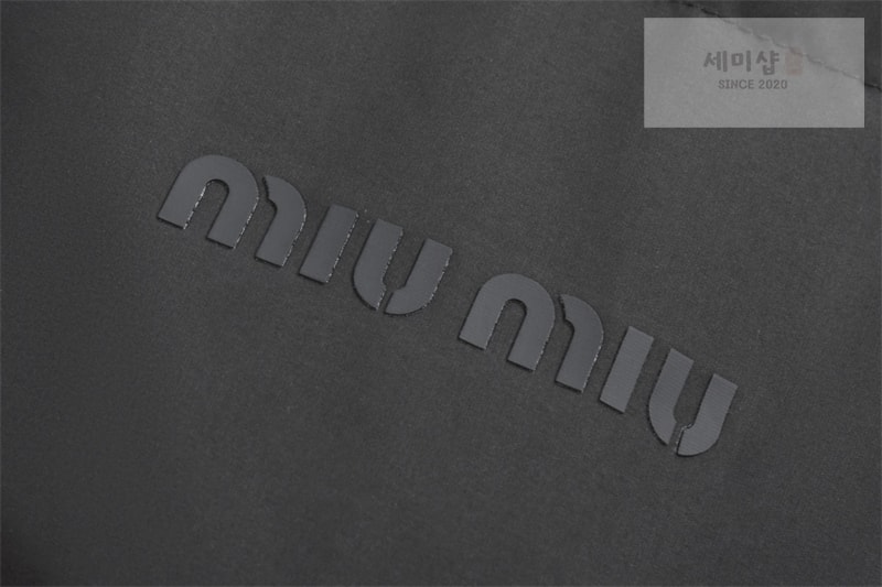 Miu Miu 미우미우 24FW 로고 숏 다운 자켓 의류 7번 이미지