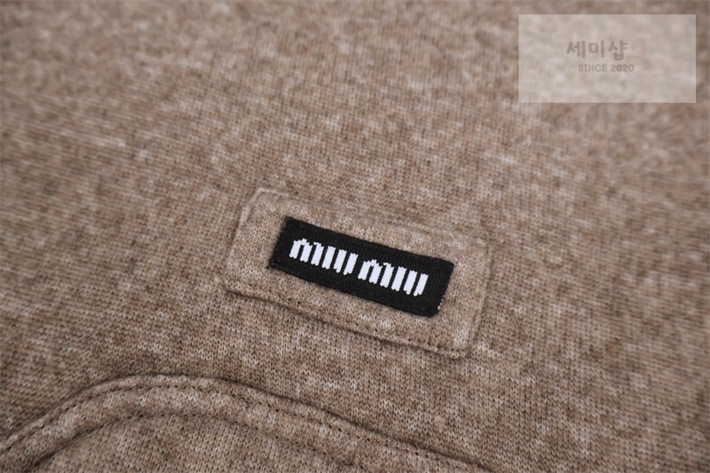 Miu Miu 미우미우 25FW 로고 플리스 블루종 자켓 베이지 의류 19번 이미지