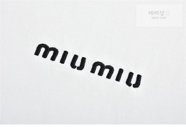 Miu Miu 미우미우 25SS 스몰 로고 맨투맨 스웨트셔츠 의류 12번 이미지