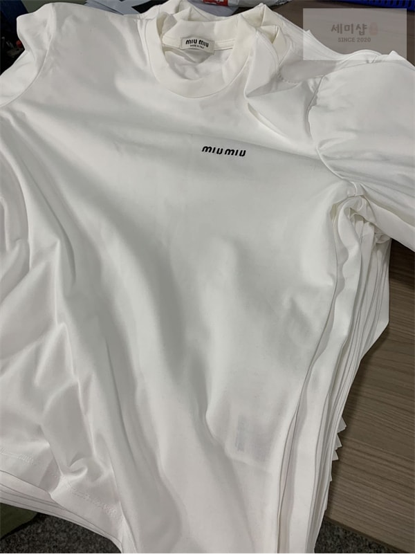 Miu Miu 미우미우 25SS 스몰 로고 맨투맨 스웨트셔츠 의류 21번 이미지