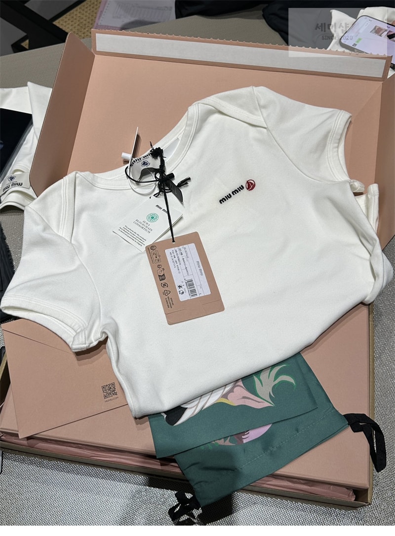 Miu Miu 미우미우 x 프티바토 로고 반팔티셔츠 의류 22번 이미지