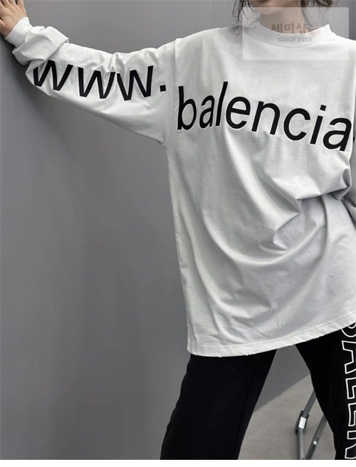 Balenciaga 발렌시아가 롱슬리브 도트 BAL.COM 긴팔 티셔츠 의류 1번 이미지