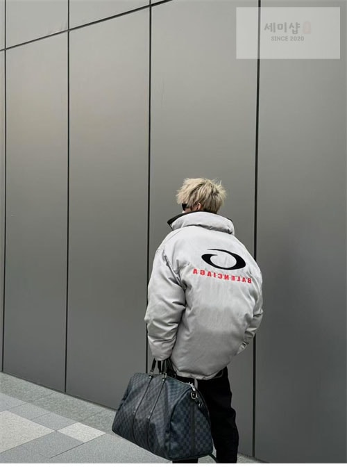 Balenciaga 발렌시아가 리버시블 Cocoon 패딩 2컬러 의류 16번 이미지