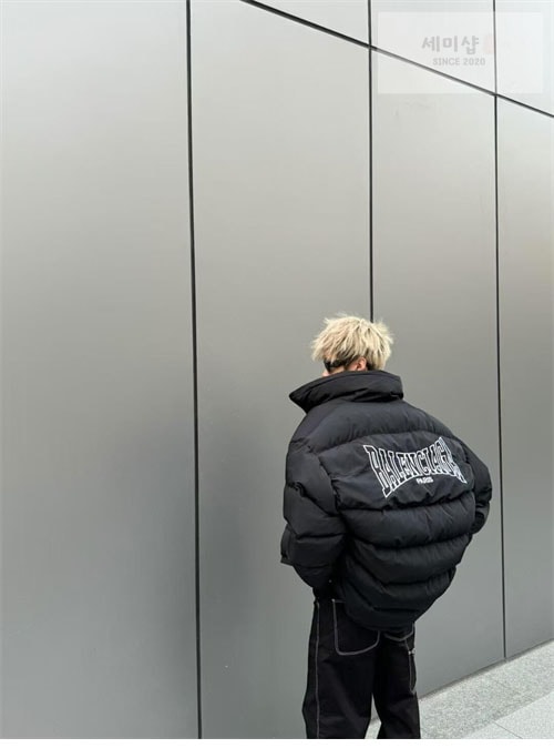 Balenciaga 발렌시아가 리버시블 Cocoon 패딩 2컬러 의류 17번 이미지