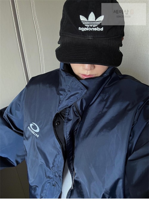 Balenciaga 발렌시아가 리버시블 Loop 스포츠 아이콘 푸퍼 패딩 자켓 의류 17번 이미지