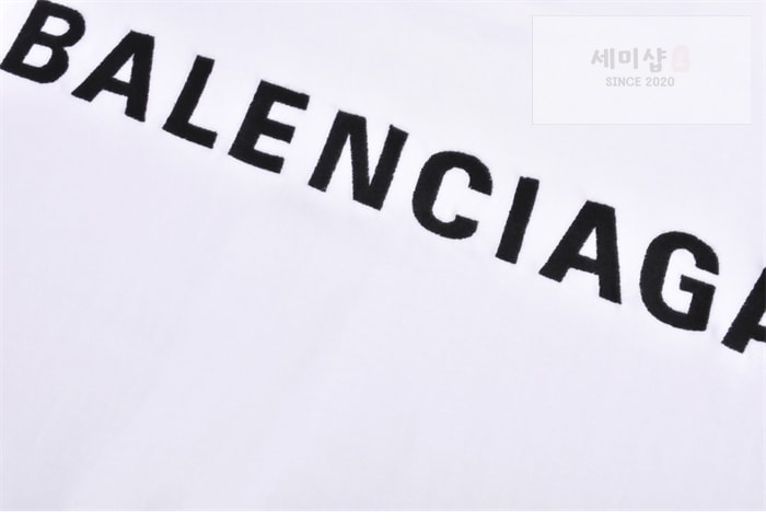 Balenciaga 발렌시아가 엠브로이더드 로고 반팔 티셔츠 의류 9번 이미지