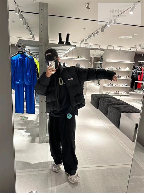 Balenciaga 발렌시아가 웨이브로고 C-쉐입 패딩 자켓 의류 8번 이미지