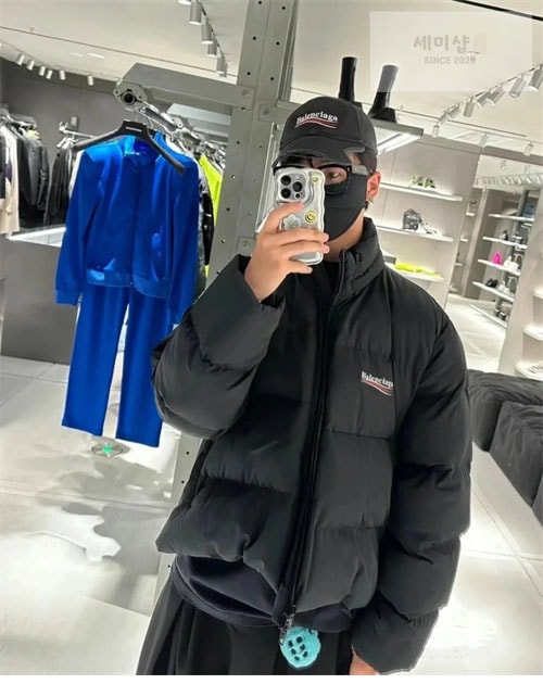 Balenciaga 발렌시아가 웨이브로고 C-쉐입 패딩 자켓 의류 9번 이미지