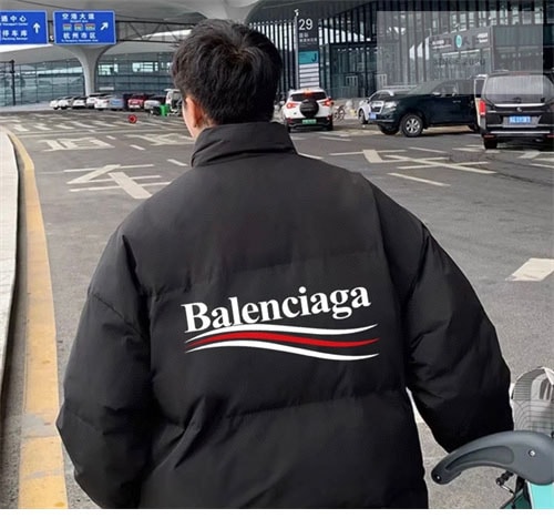 Balenciaga 발렌시아가 웨이브로고 C-쉐입 패딩 자켓 의류 13번 이미지